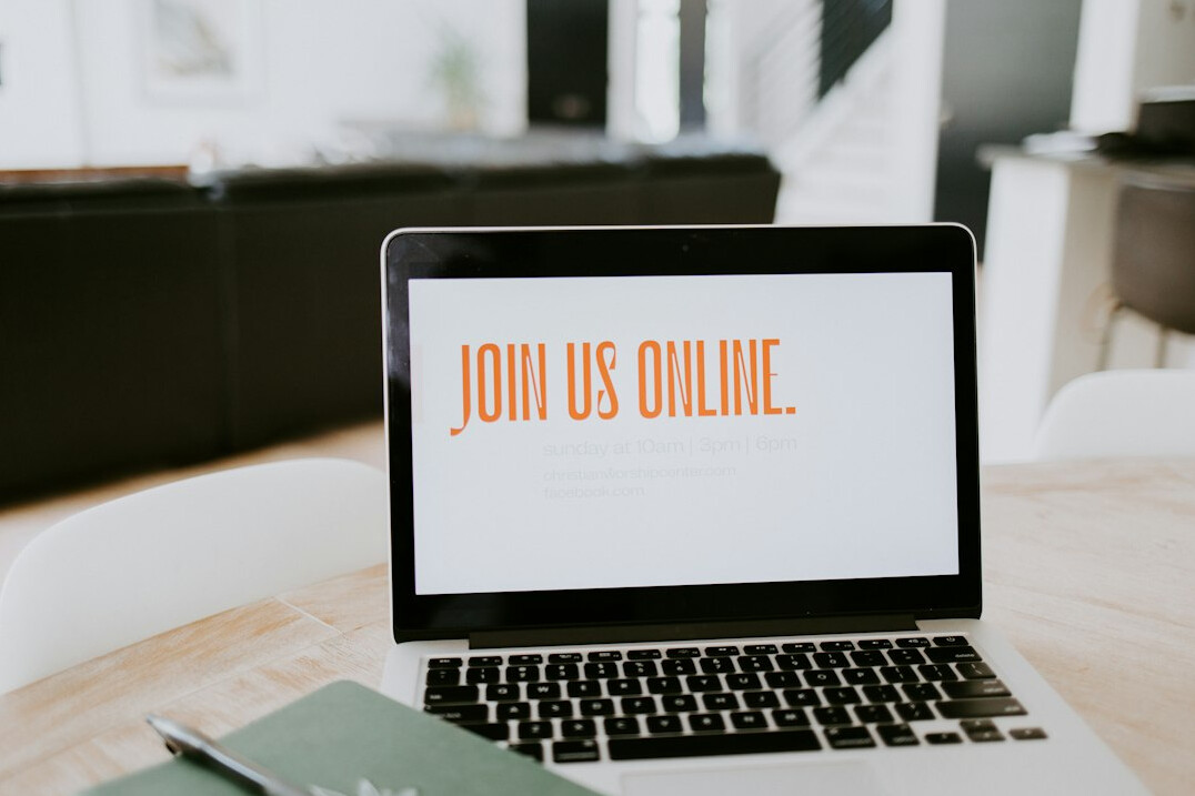 online learning on laptop